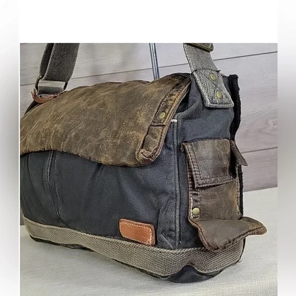 Bed Stu Hawkeye Waxed Canvas Messenger Bag - Picture 5 of 5